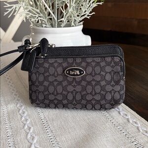 Coach Double Zip Signature Black Wristlet